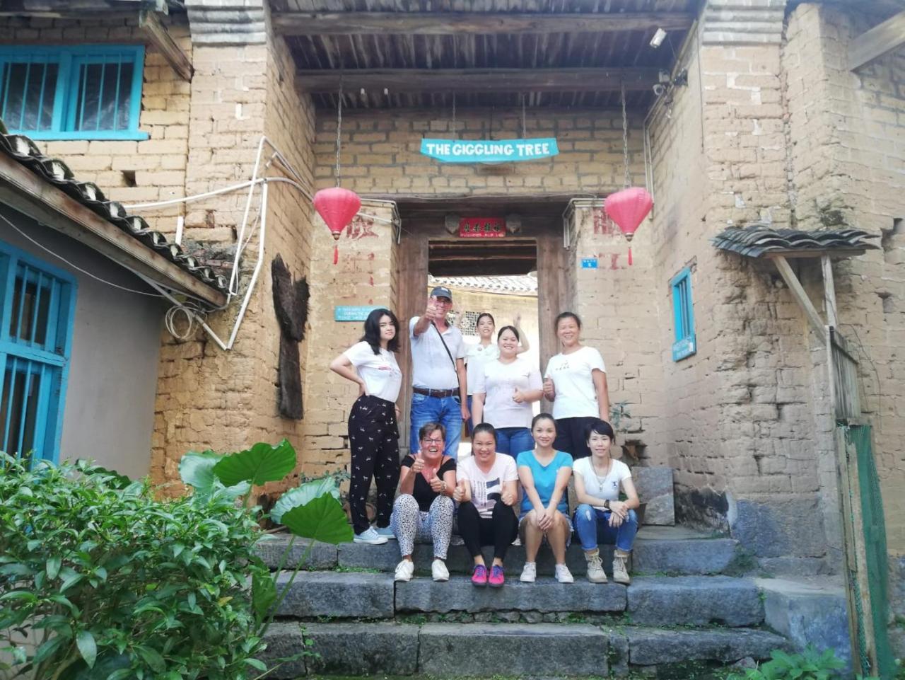 Hotel The Giggling Tree Yangshuo Exterior foto